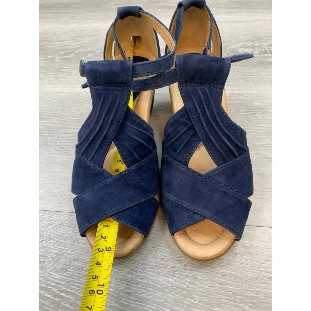 Earth Curvet Women's Sandals Blue Suede Pleated Wedge 6.5 Casual Shoes